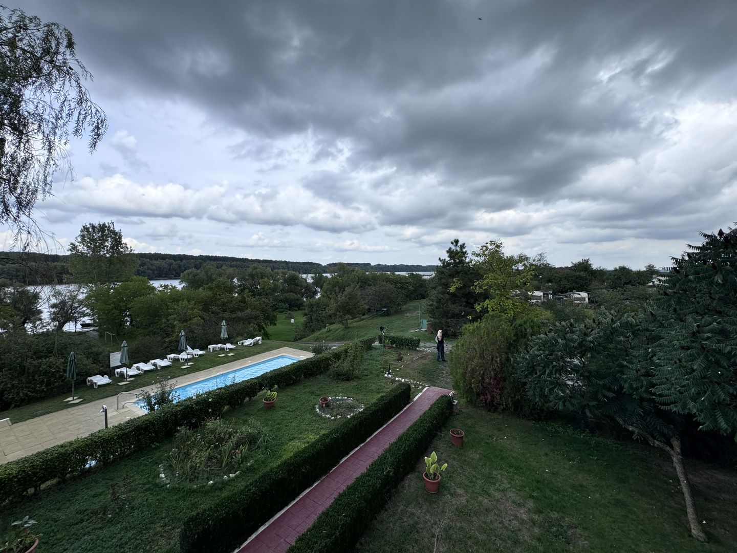 Hotel 20 camere Delta Dunarii 50 m deschidere teren 6000 mp acces auto - Poză 38