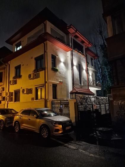 Apartament 5 camere (Parter+Demisol) | Piata Romana | Prima inchiriere - Poză 1