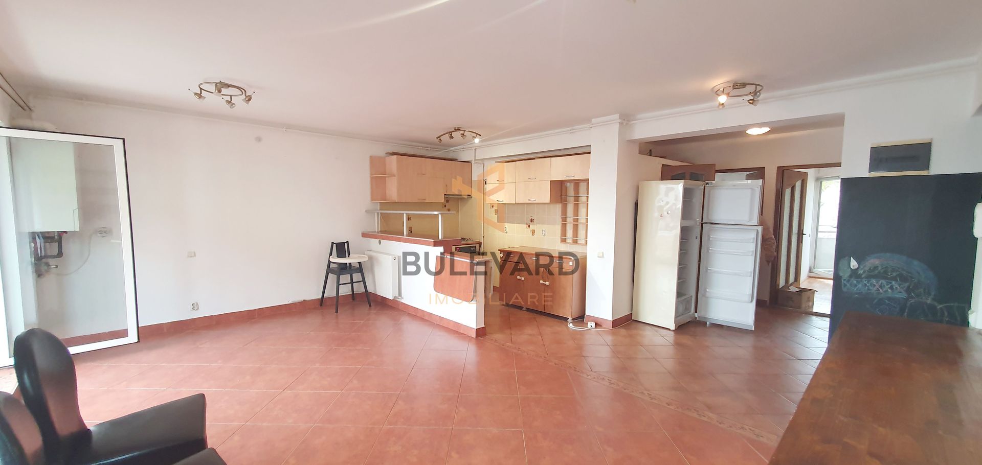 Apartament cu 3 camere, zona strazii Buna Ziua! - Poză 1