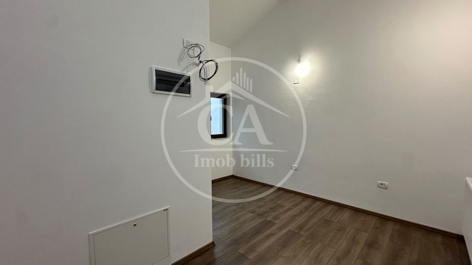 Casa de vanzare cu 3 camere in zona Valenta, Oradea - Poză 2