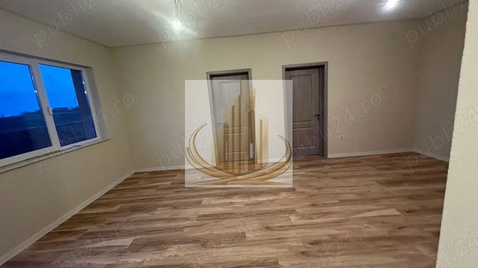Vânzare jumătate de duplex în Ghiroda - Poză 1