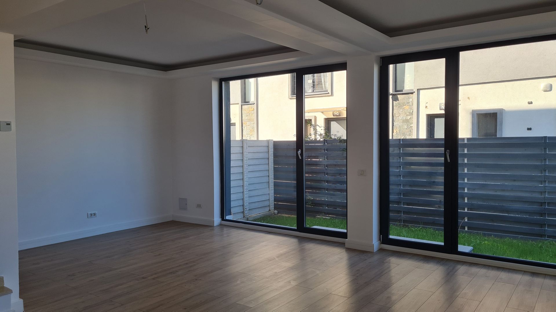 Otopeni str 23 August! Vila 5 camere la calcan pret fara concurenta! - Poză 5