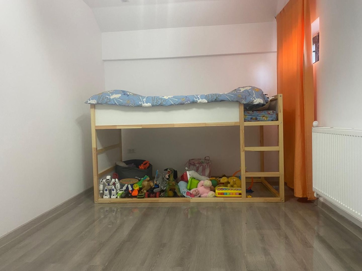 Gata de locuit! Vanzare casa cu 6 camere in Targoviste - Poză 8