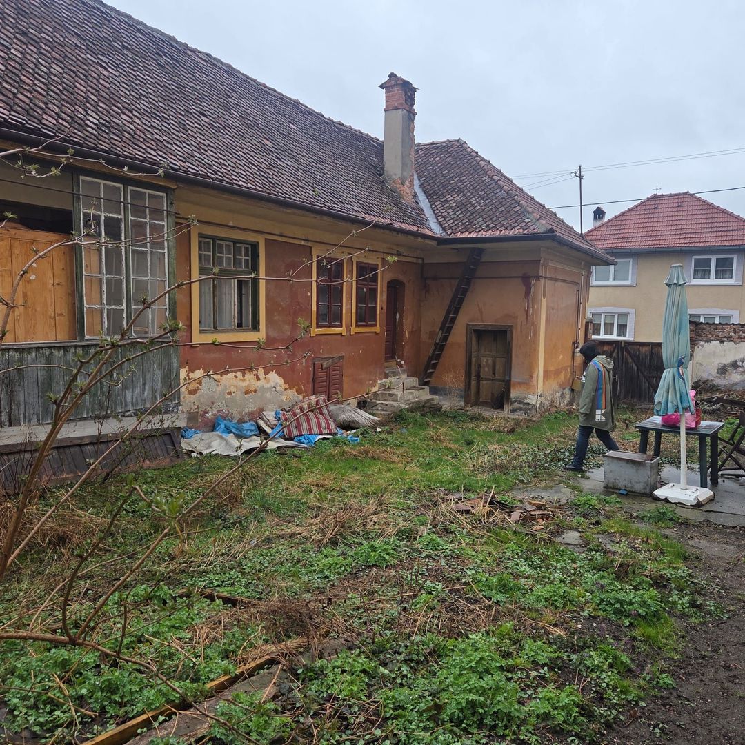 Casă / Vilă cu 5 camere de vânzare în Central, Rasnov - Poză 2