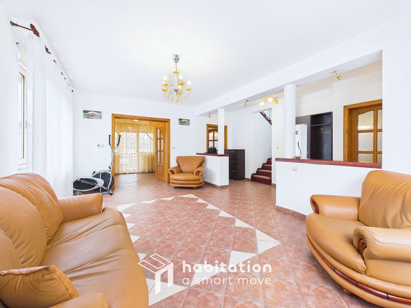 Casă ideală familie sau birou, cu curte și garaj | Braytim - Fratelia - Poză 4