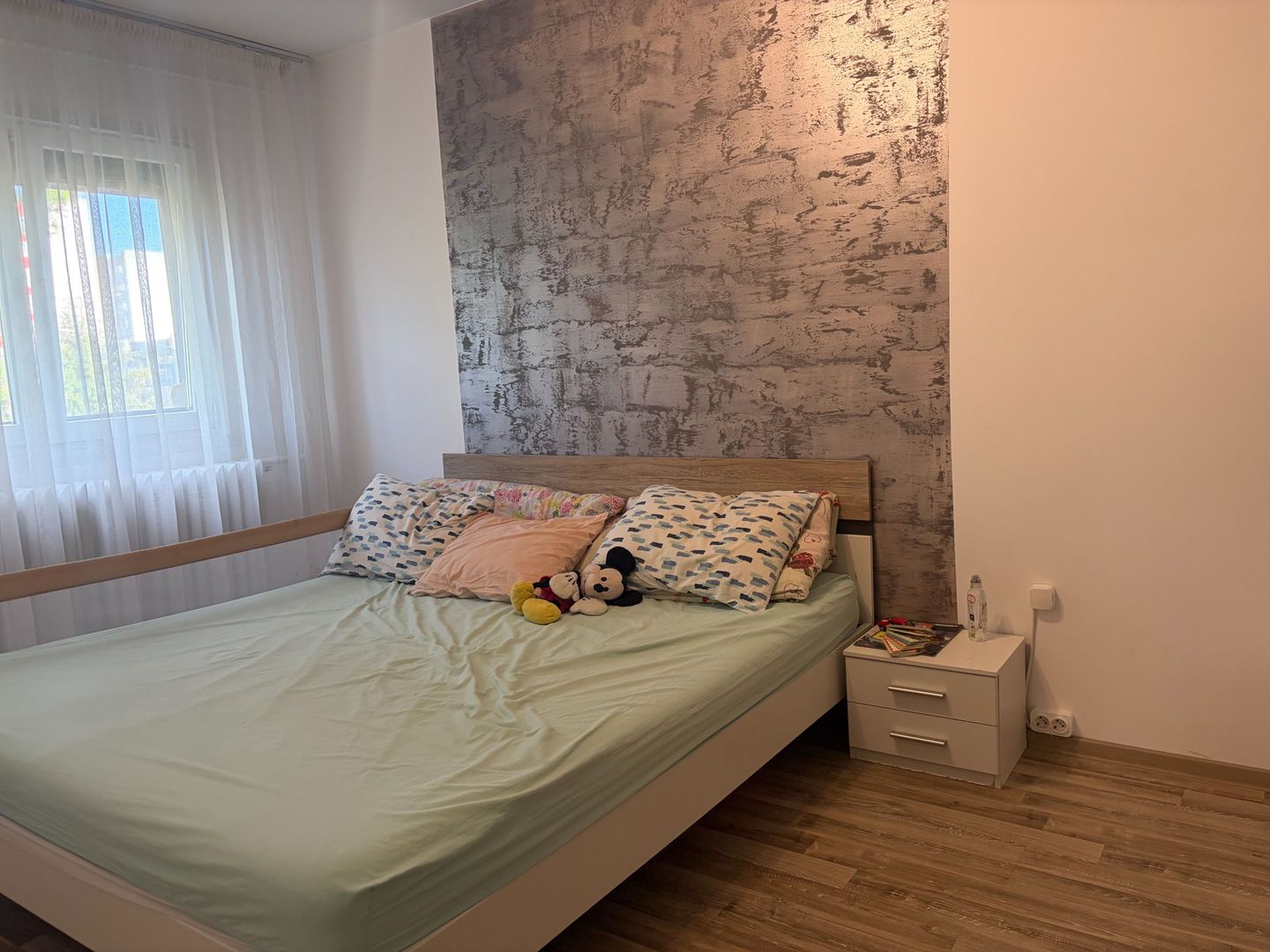 Apartament cu trei camere, zona Straduintei, 95.000€ negociabil - Poză 11