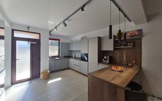 Duplex minimalist cu piscina - Poză 2