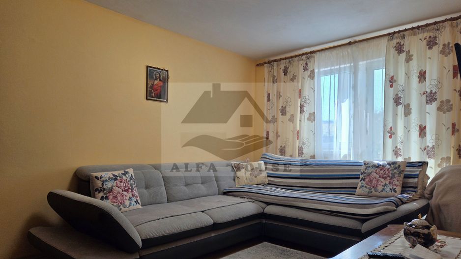 Apartament cu trei camere, zona Noua, 54 mp - Poză 4