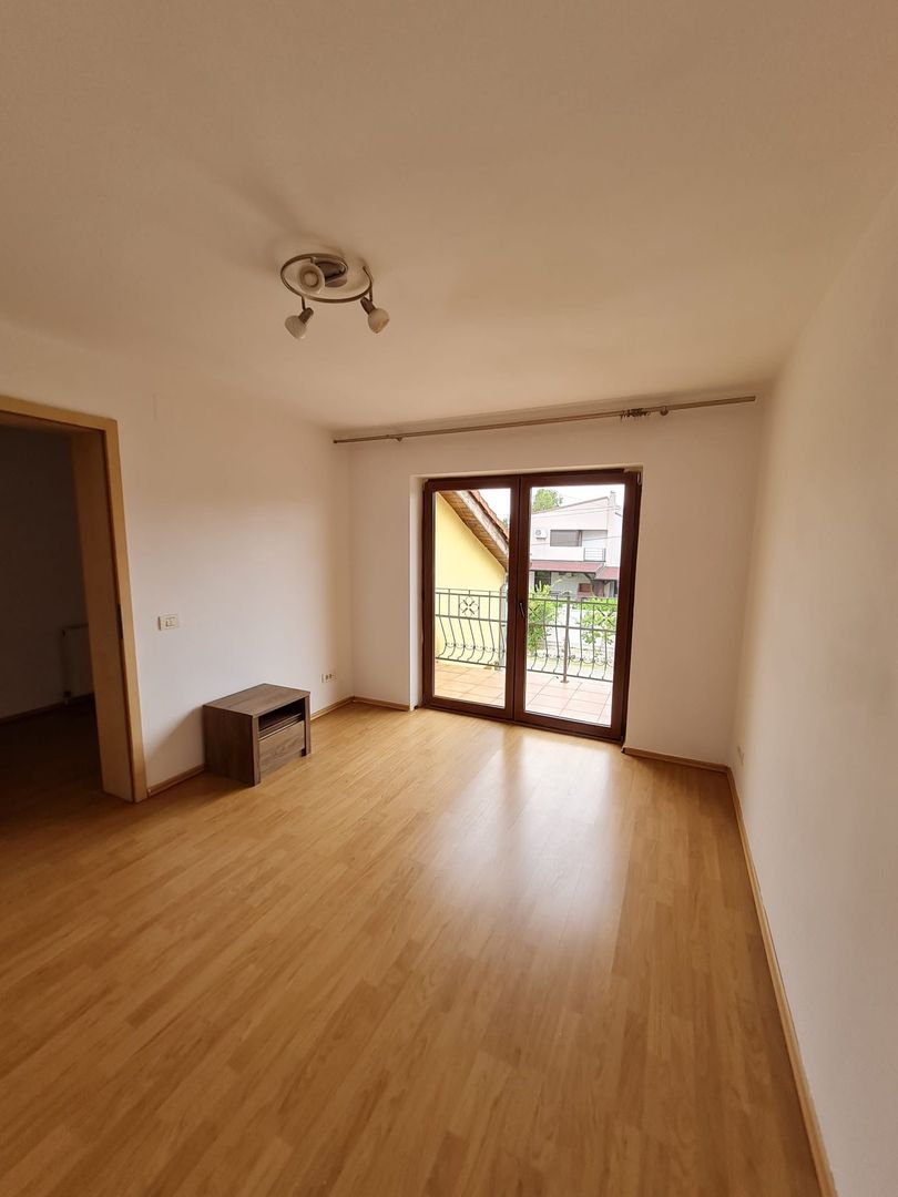 Super oferta!!!Vila spațioasă în Ghiroda! - Poză 15