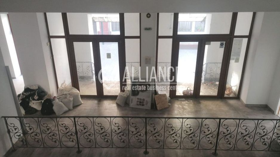 CENTRU (COD10( - Cladire comerciala de vanzare sau inchiriere - Poză 1