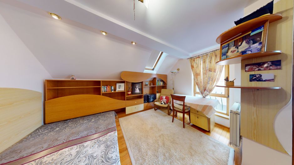 Casa individuala - 7 camere, 278 mp utili - Strand - Poză 16