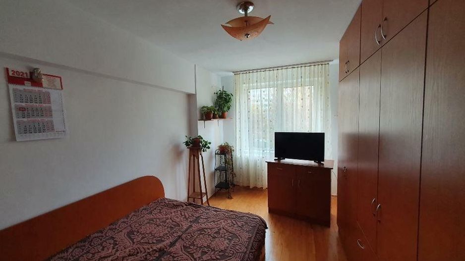 Particular - oferta ap 2 camere decomandat metrou Bucur Obor bloc reabilitat - Poză 5