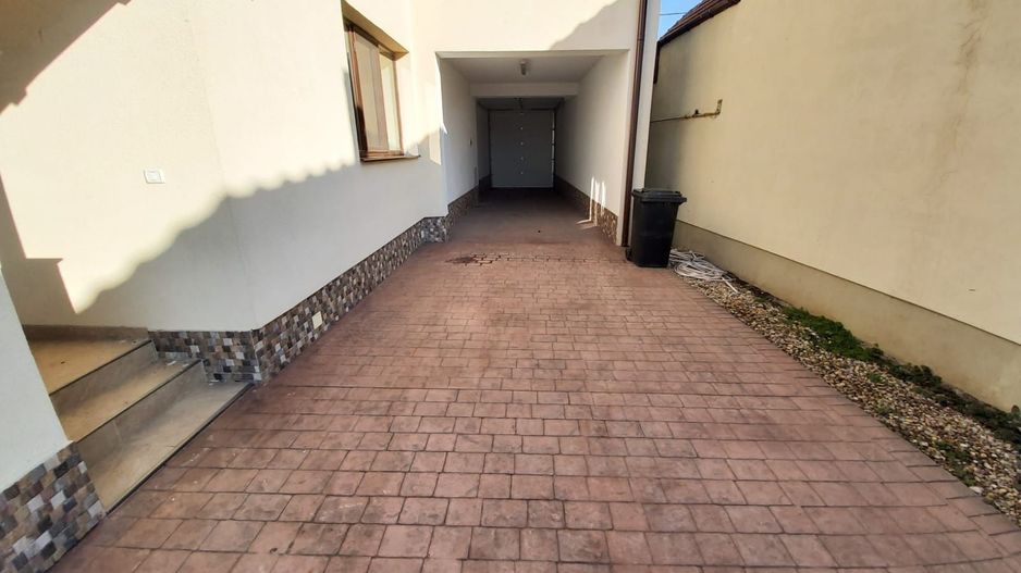 Casa spatioasa de inchiriat -ideala pentru o familie - Poză 11