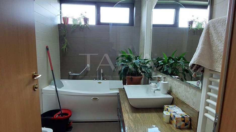 Casă cu 5 camere. de vânzare in Floresti, zona Parcului Poligon. - Poză 14