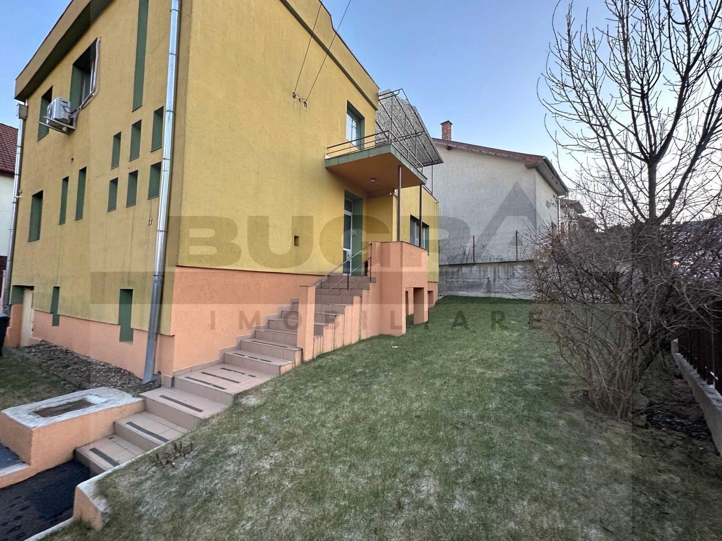 Casa individuala 210 mp, teren 400mp, 6 parcari, birou/comercial - Poză 1