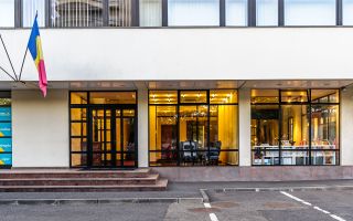 Birouri ultracentrale cu pază permanentă - Poză 2