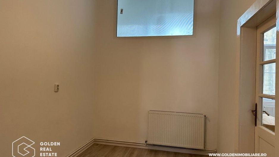 Spatiu birou, Bulevardul Revolutiei, Palatul Cenad, etaj 1 - Poză 9