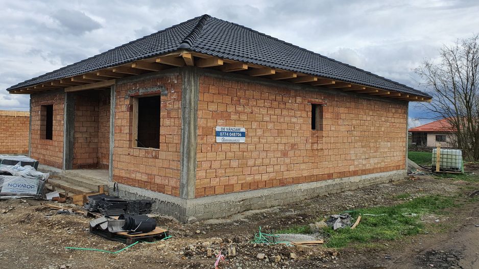 Casă la cheie pe 1 nivel 4 camere 2 băi,145 mp,500 mp teren - Poză 10