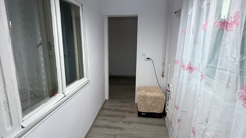De vanzare apartament cu 2 camere, etaj 4/4, recent renovat, 33.000 euro - Poză 5