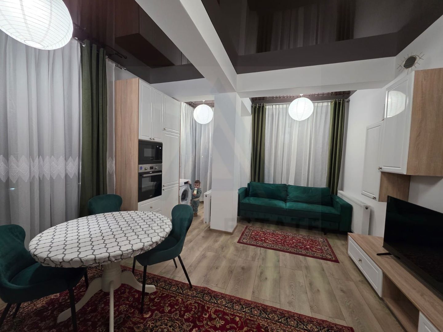 Apartament modern 2 dormitoare 2 bai parcare etaj 2 zona Doamna Stanca - Poză 3