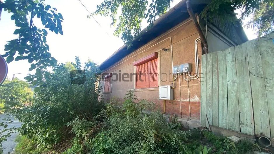 Casa  de renovat  str.Colinelor - Poză 2