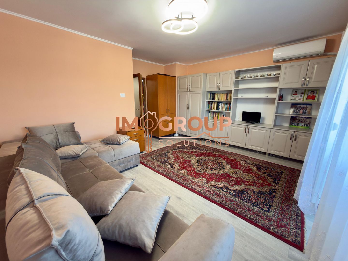 GARA - ETAJ INTERMEDIAR - APARTAMENT CU O CAMERA 40 MP - Poză 1
