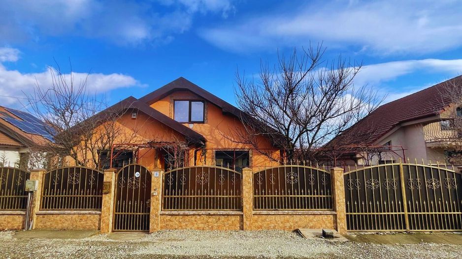 Casa Santandrei, zona linistita, gaz,curent,apa,teren 550 mp-219000Eur - Poză 1