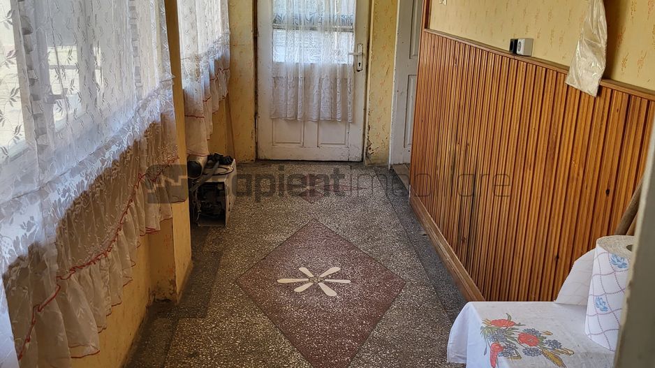 Casa de vanzare pentru 2 familii 5 camere 482mp - Poză 8