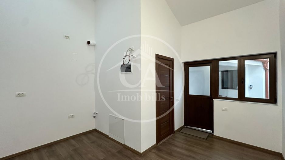 Casa de vanzare cu 3 camere in zona Valenta, Oradea - Poză 1