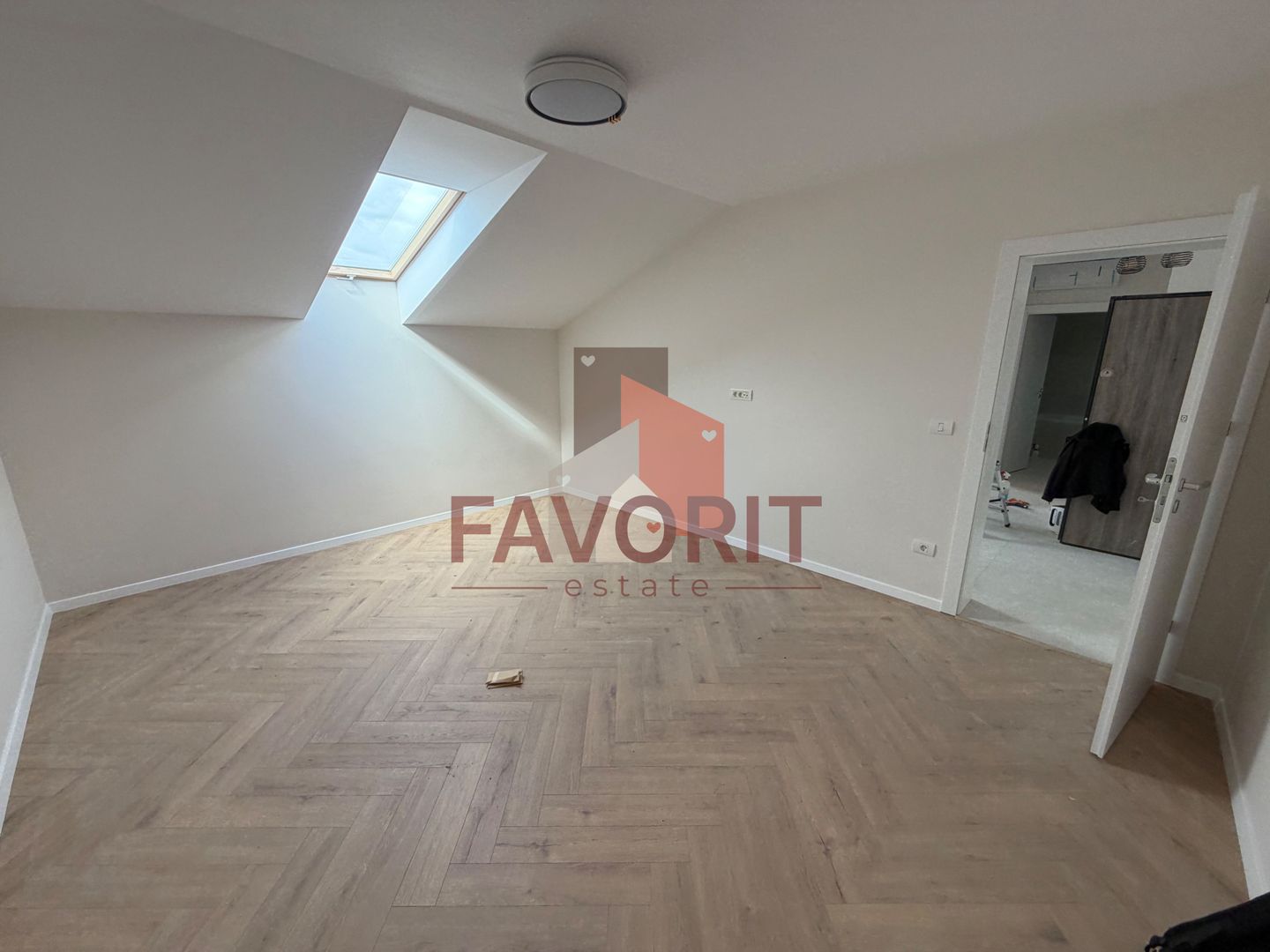 NOU. Disponibil imediat. Decomandat. Zona Soarelui - Poză 2