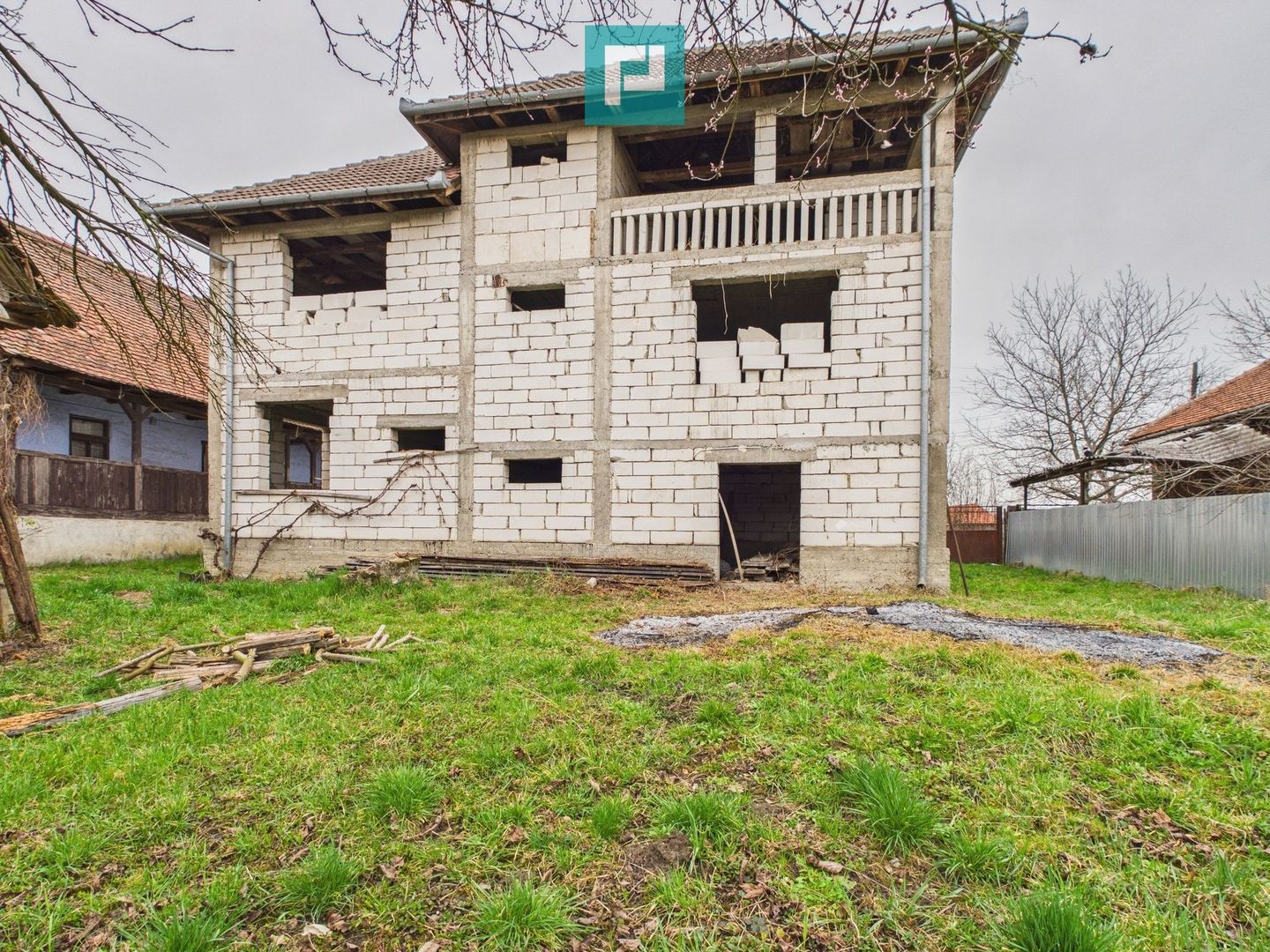 Casă la roșu în localitatea Almaș, Arad. - Poză 10