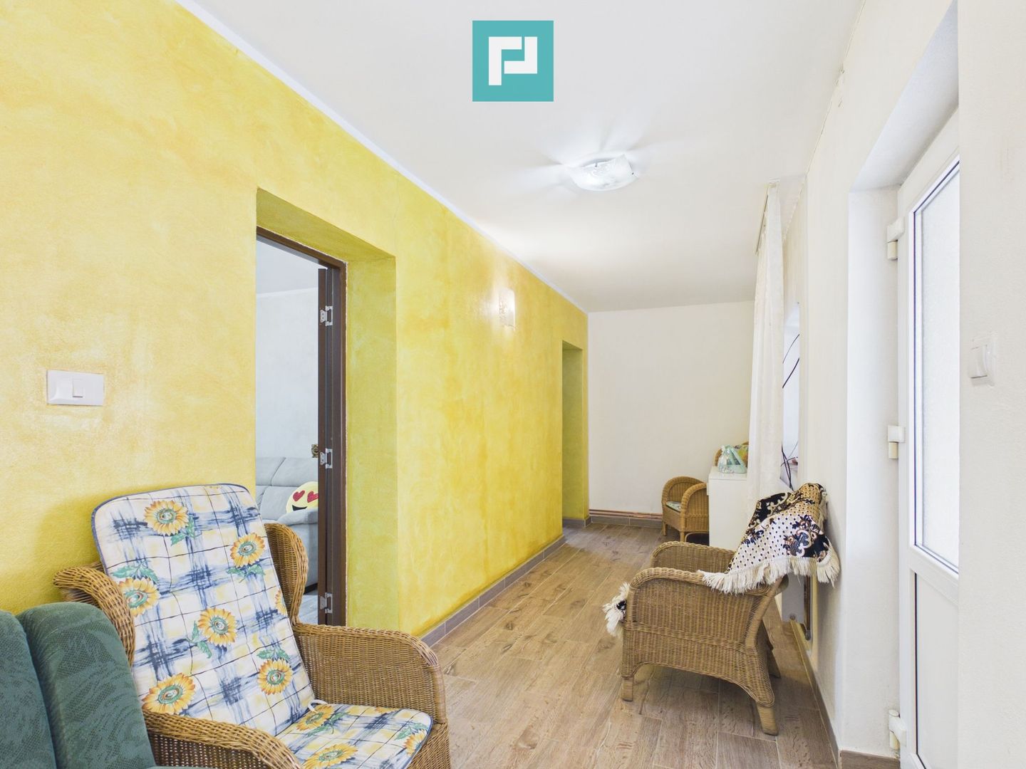 Casă solidă în Curtici cu teren de 1166 mp - Poză 16