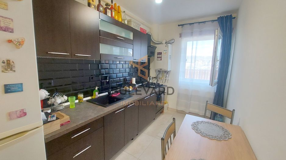 Apartament cu 3 camere,  zona Porii! - Poză 1