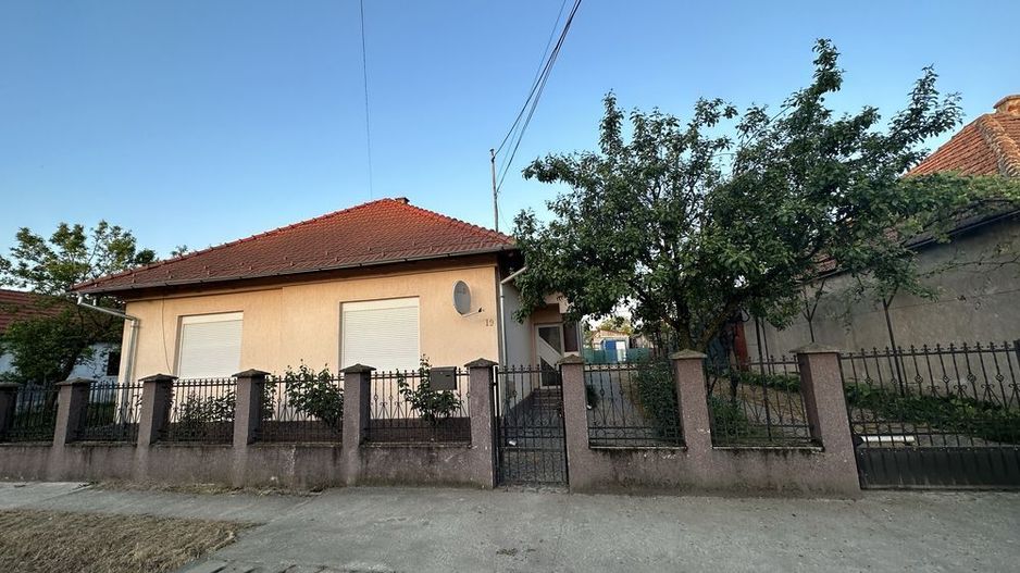 Vand Casa individuala jud SATU MARE - comuna Porumbesti - Poză 1