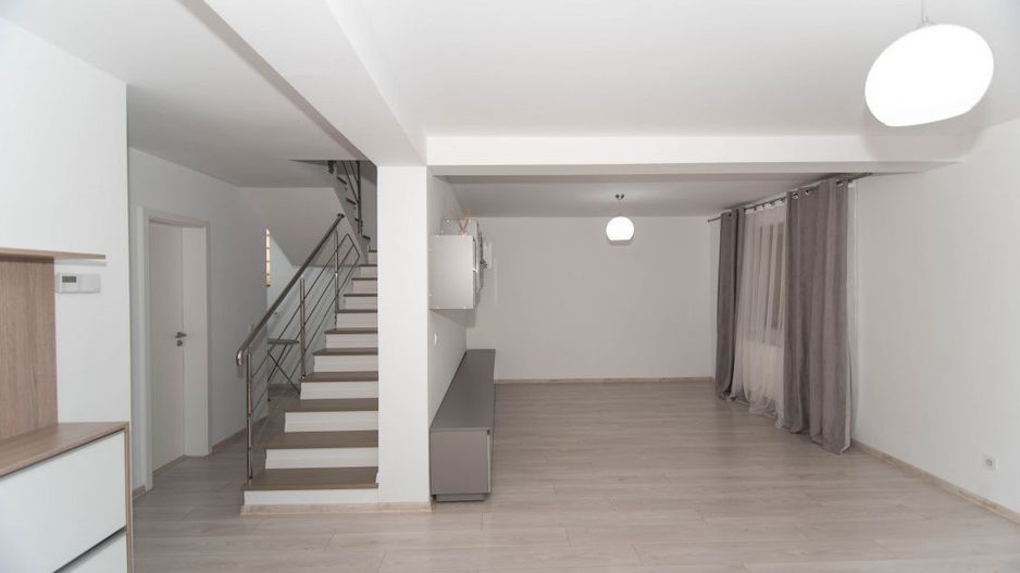 Casa cu 4 camere pe strada Campului, Pitesti - Poză 4