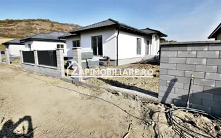 Casă la cheie pe 1 nivel 4cam. 2 bai,1 dresing 650 mp. teren - Poză 13