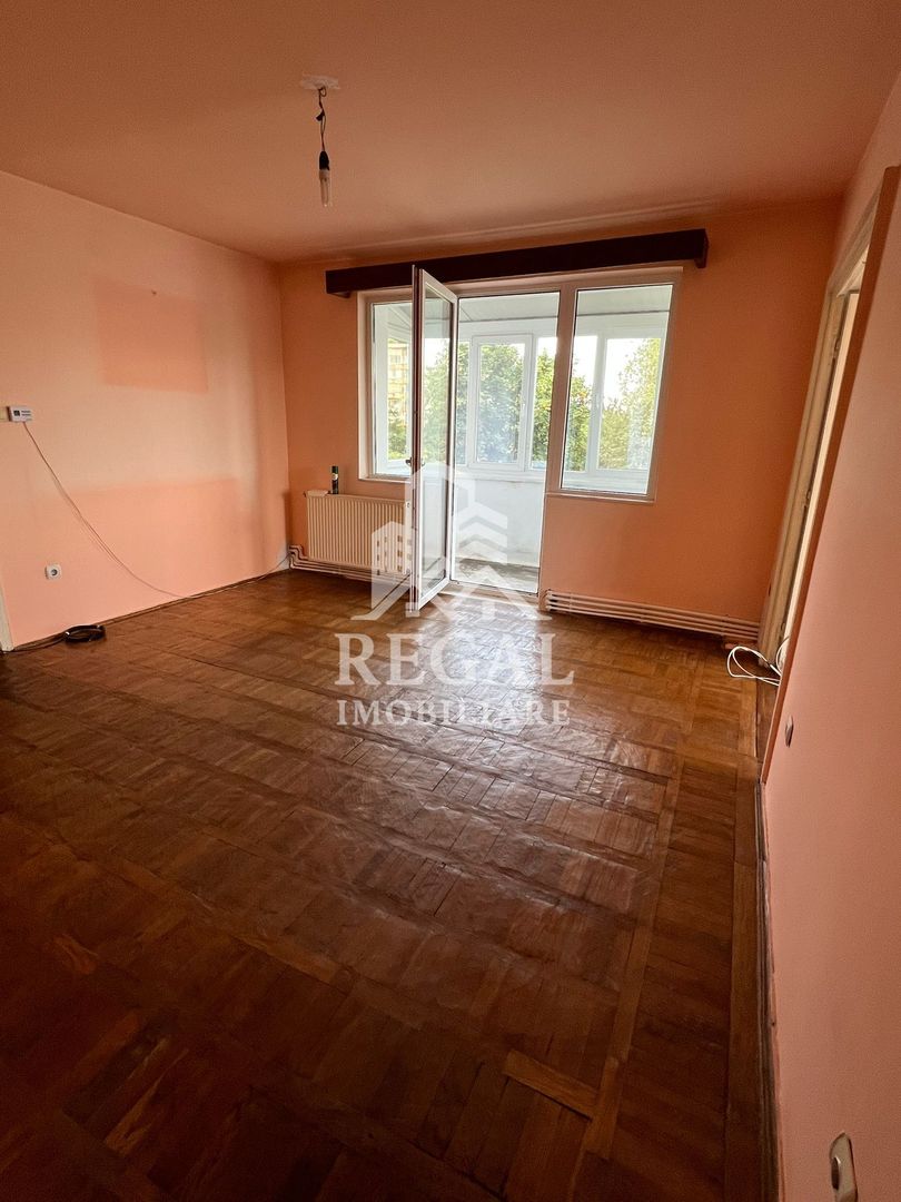 Apartament 3 camere – Ultracentral, vedere spre pietonală și Parc - Poză 8