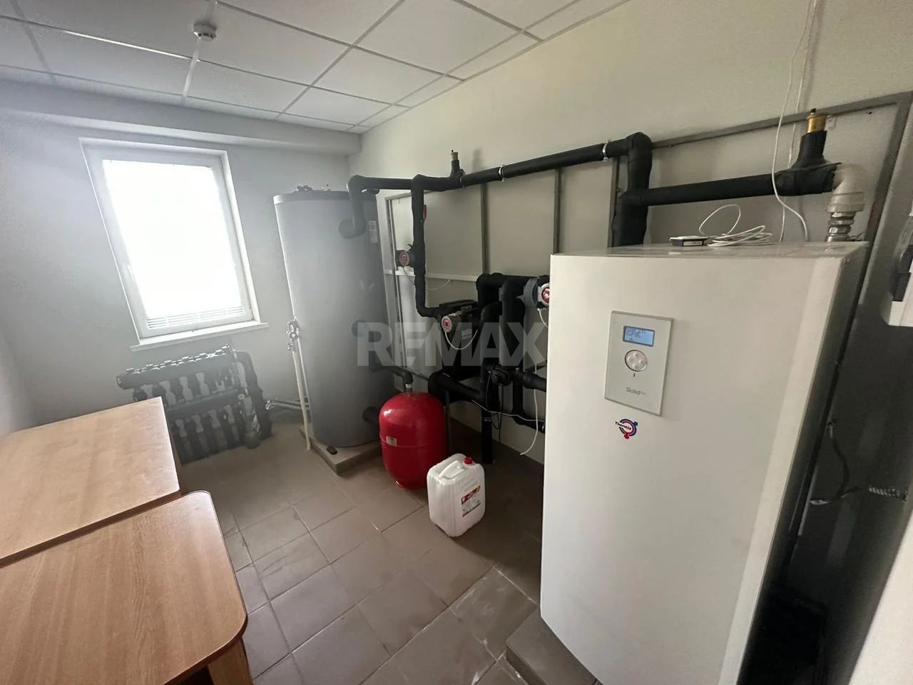 Aerodromul Horesti 24 ha teren + 1400 m2 hangare și 550 m2 cladire administrativa - Poză 14