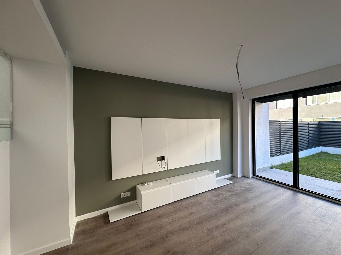 Vila lux  nemobilata cu 5 camere de inchiriat i - Poză 9