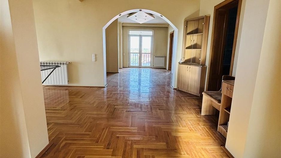 VILA CU 14 CAMERE SI 3405 MP TEREN IN SANMARTIN - Poză 22