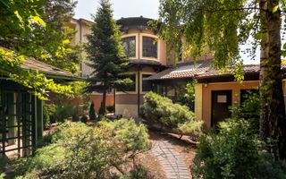 Vila eleganta si rara in cartierul Domenii - Poză 1