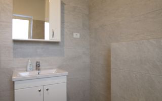 Buziasului, 3 camere + 2 bai, centrala proprie - Poză 9