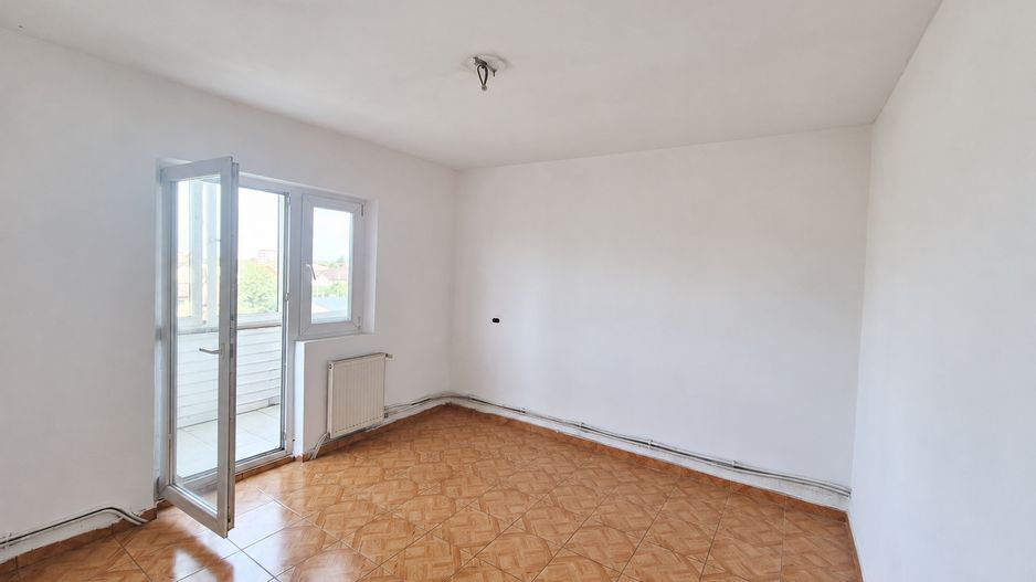 Apartament de vânzare 3 camere decomandat Voluntari - Poză 3