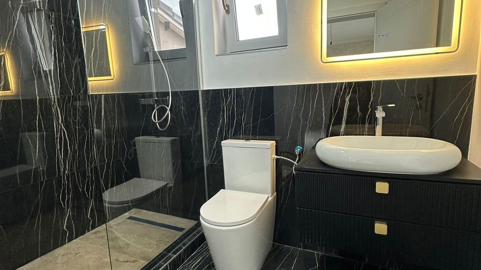 Individuala Parter Sanmihaiu Roman,4 Camere,2 Bai,Proiect Modern,Curte Amenajata - Poză 9