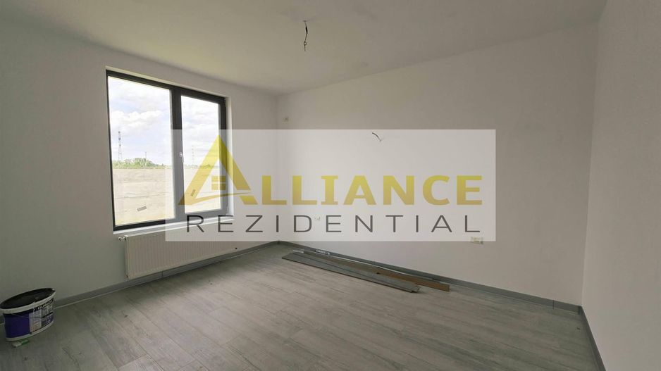 Casa - 444mp teren - 4 camere- cartierul nou -154.990 euro - Poză 2