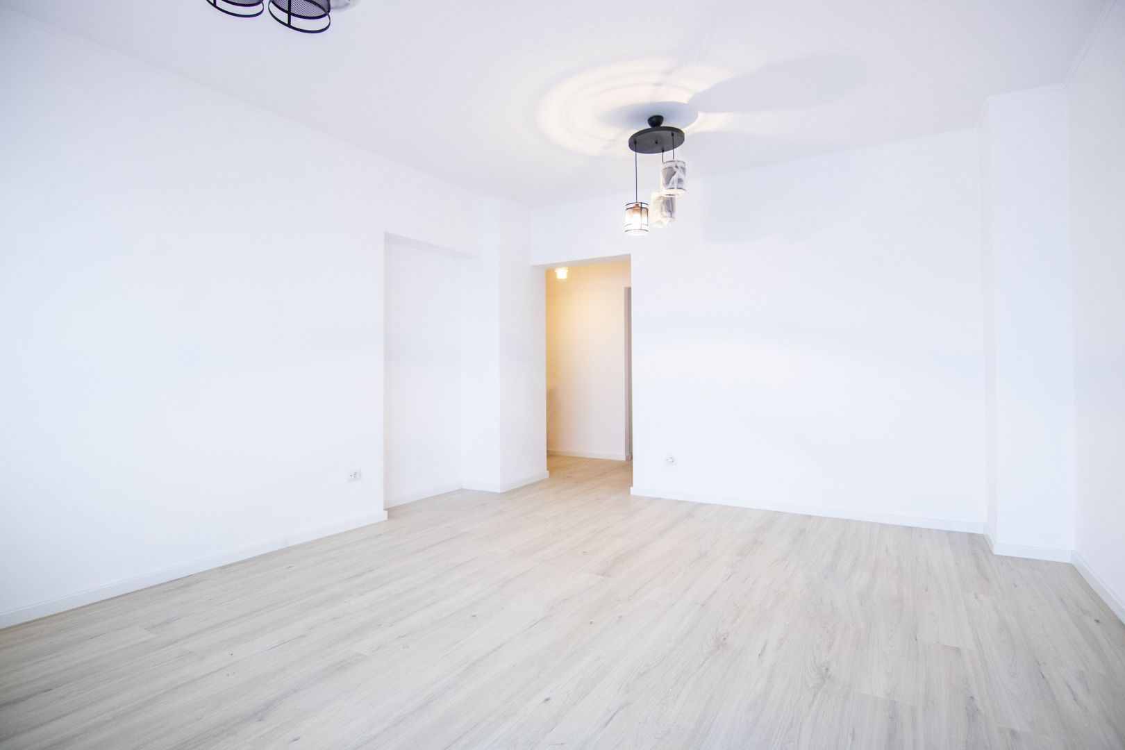 Ansamblul Primavara, 2 camere, 75mp, finisat modern 2024, centrala proprie noua - Poză 1