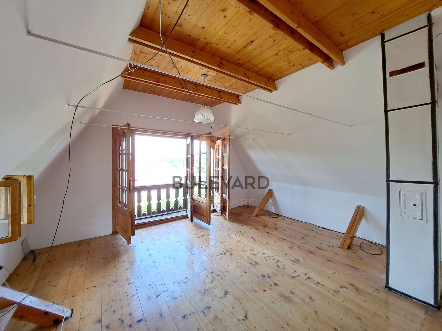 Casa individuala + teren 947 mp - Poză 2