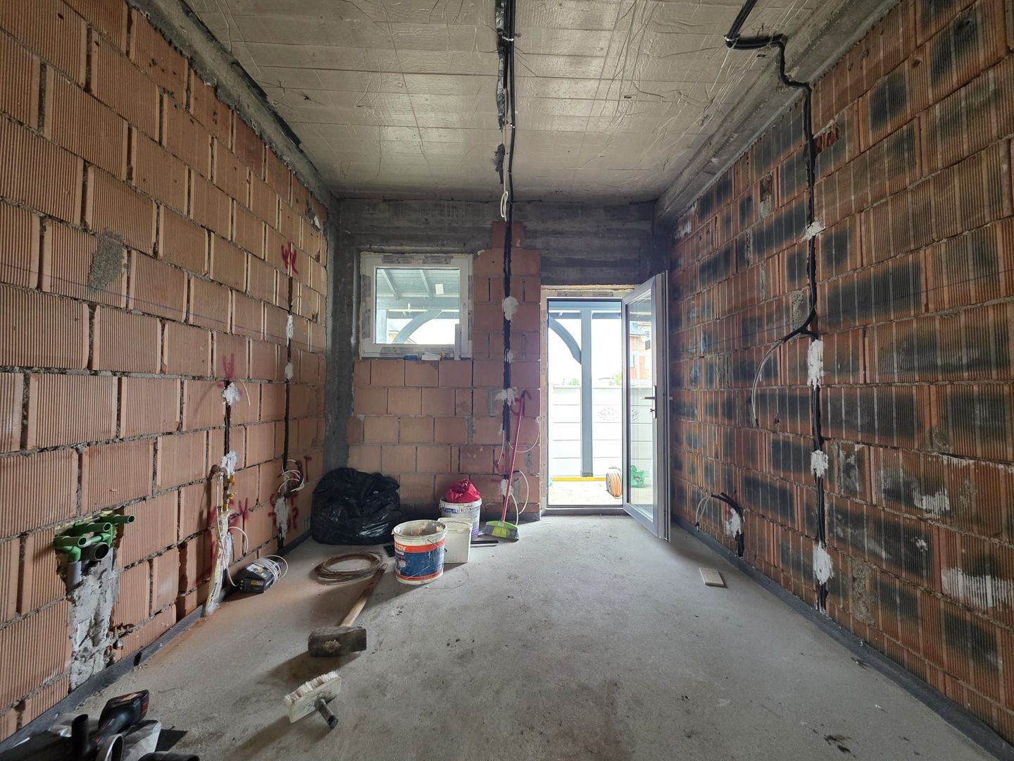 Vilă individuală în Tunari – 5 camere, curte privată - Poză 16