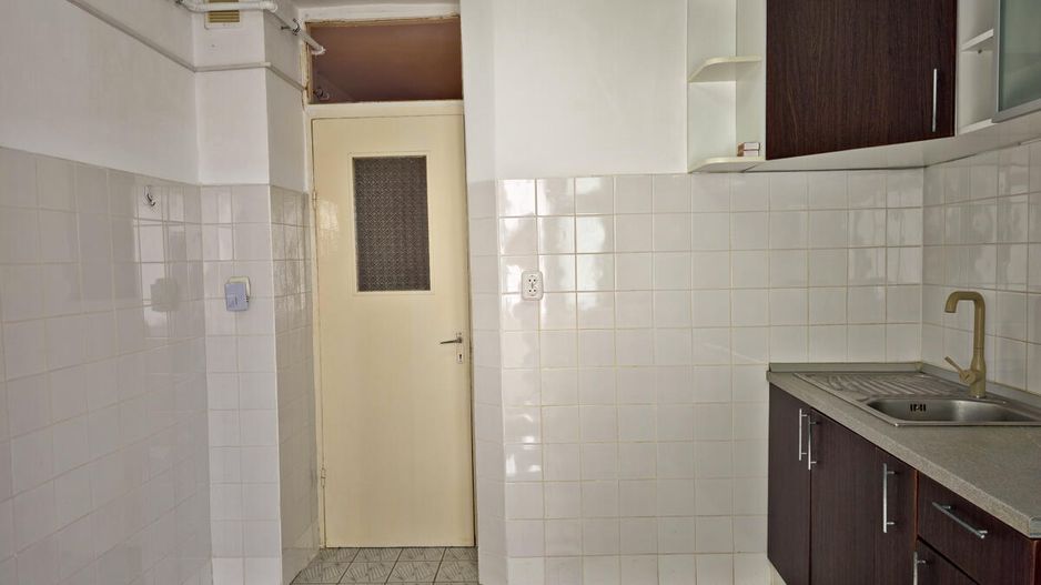 Soarelui - Scoala 30 - 3 Camere, Decomandat, 2 Bai, Etaj 2, Centrala - Poză 8