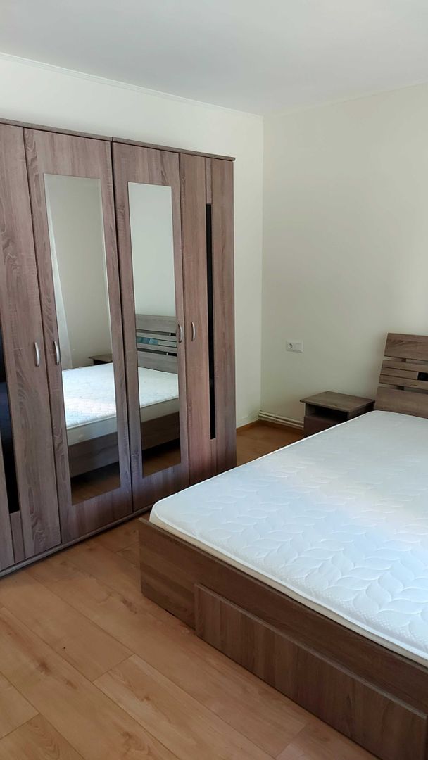 Vand apartament cu 3 camere la intrarea in Micro 17 Satu Mare - Poză 5